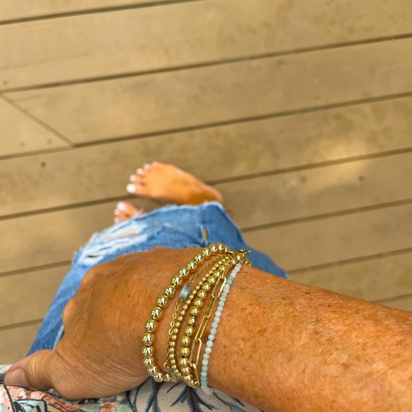 Kitty- Handmade sterling silver stretch mother of pearl kitty bracelet - Picture 9 of 12